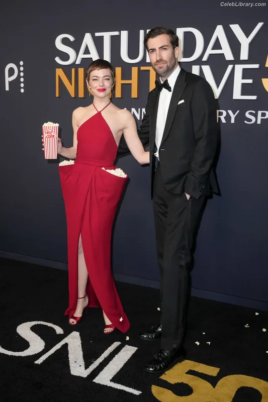 Emma Stone photo 3 of 1455