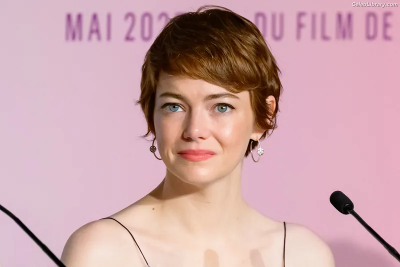 Emma Stone photo 8 of 1455