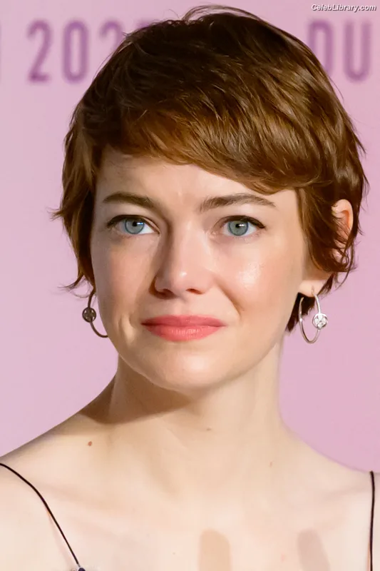 Emma Stone photo 13 of 1455