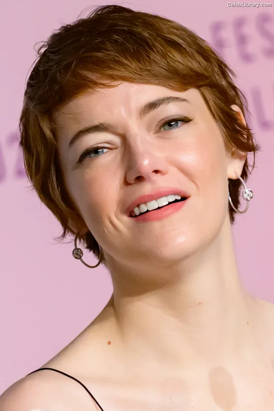 Emma Stone photo 16 of 1455