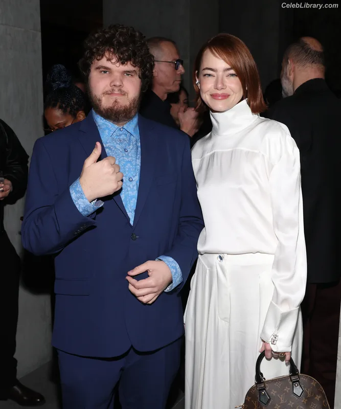 Emma Stone photo 4 of 1455