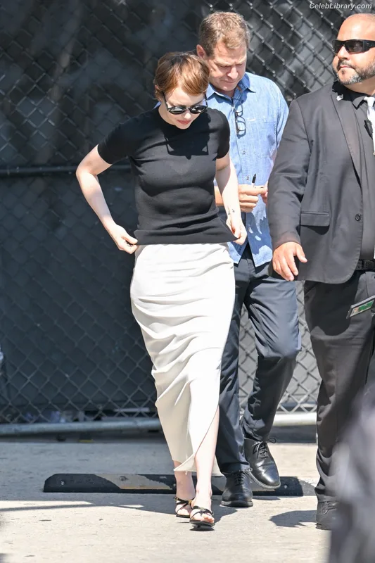 Emma Stone photo 13 of 1455