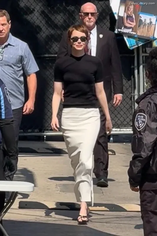 Emma Stone photo 22 of 1455