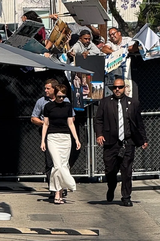 Emma Stone photo 1 of 1455