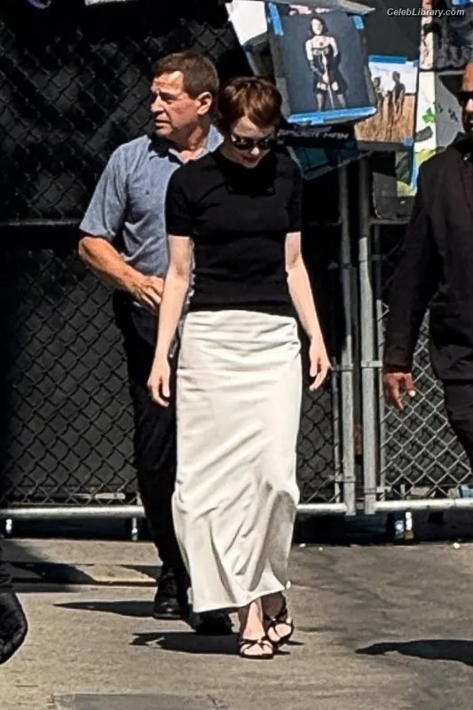 Emma Stone photo 2 of 1455