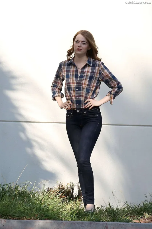 Emma Stone photo 1 of 1455