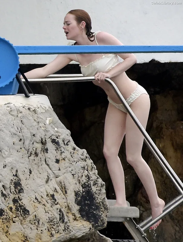 Emma Stone photo 6 of 1455