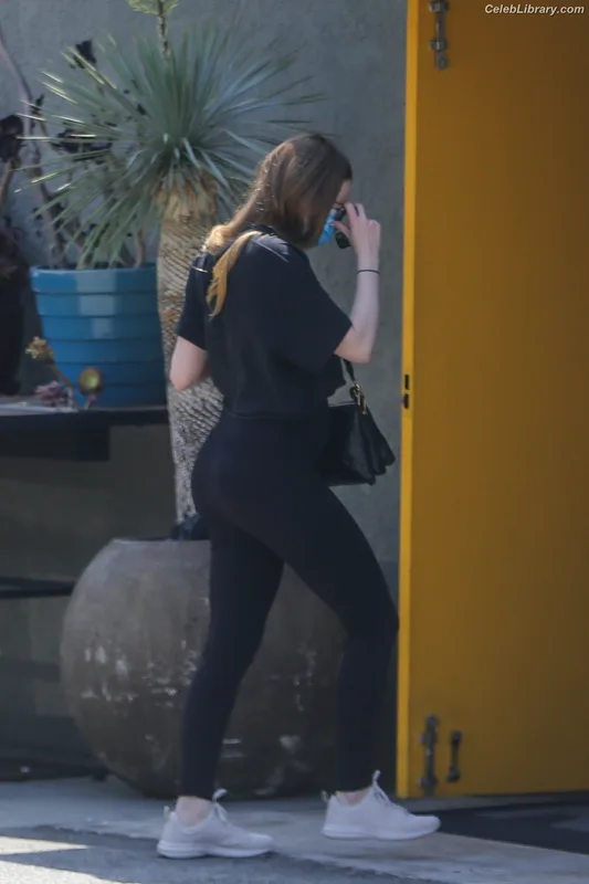 Emma Stone photo 14 of 1455