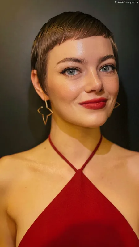 Emma Stone photo 24 of 1455