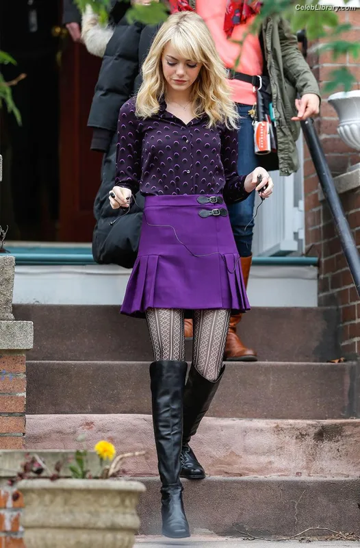 Emma Stone photo 9 of 1455