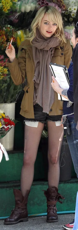 Emma Stone photo 13 of 1455