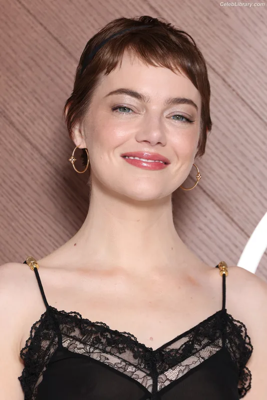 Emma Stone photo 6 of 1455