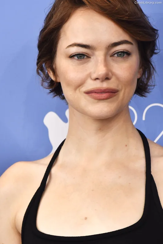 Emma Stone photo 21 of 1455