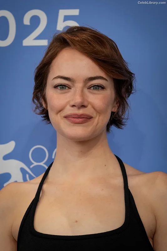 Emma Stone photo 22 of 1455