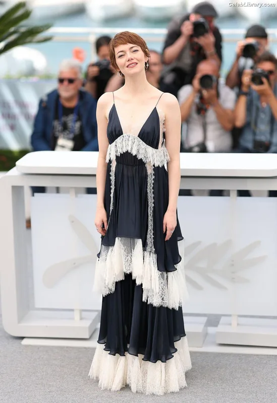 Emma Stone photo 5 of 1455