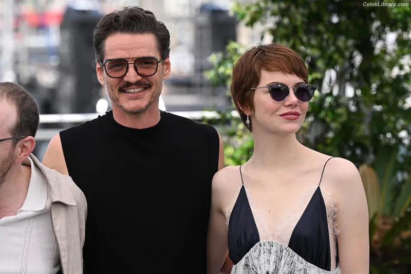 Emma Stone photo 6 of 1455