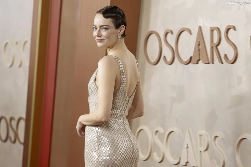 Emma Stone photo 24 of 1455
