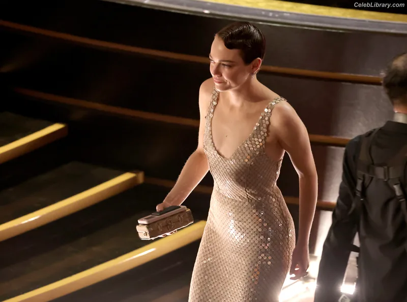 Emma Stone photo 22 of 1455