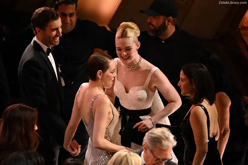 Emma Stone photo 24 of 1455