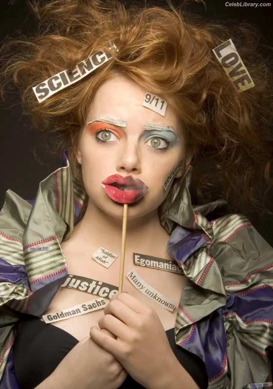 Emma Stone photo 1 of 1455