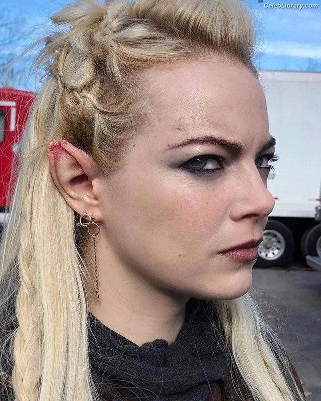 Emma Stone photo 6 of 1455
