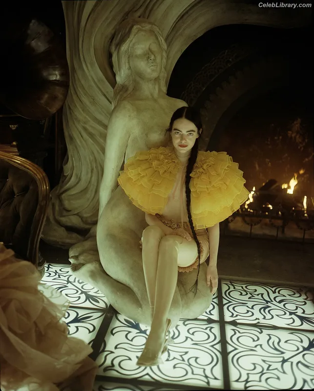 Emma Stone photo 9 of 1455