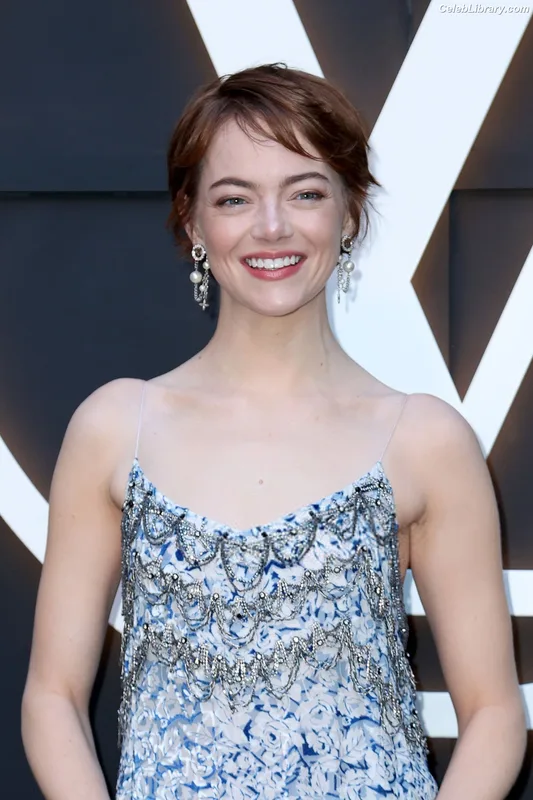 Emma Stone photo 13 of 1455