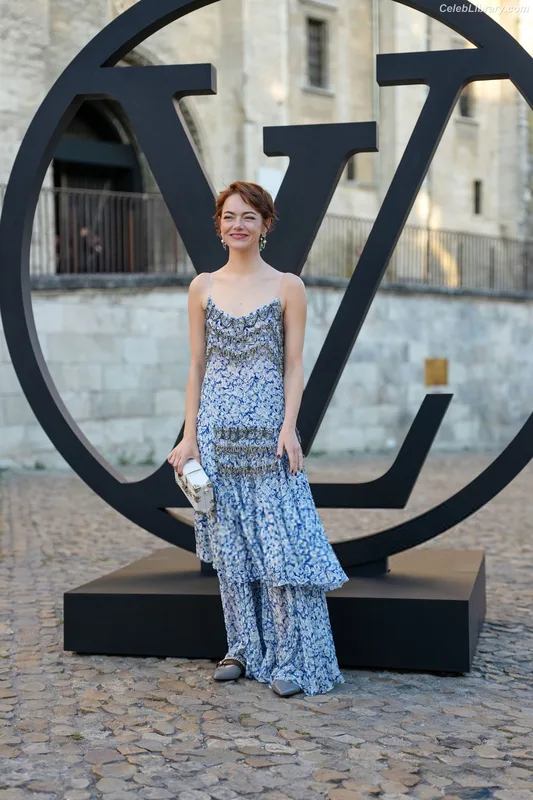 Emma Stone photo 20 of 1455