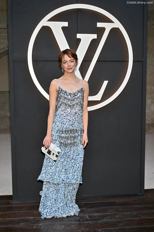 Emma Stone photo 21 of 1455