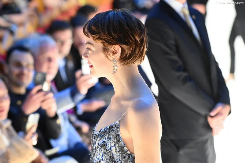 Emma Stone photo 22 of 1455