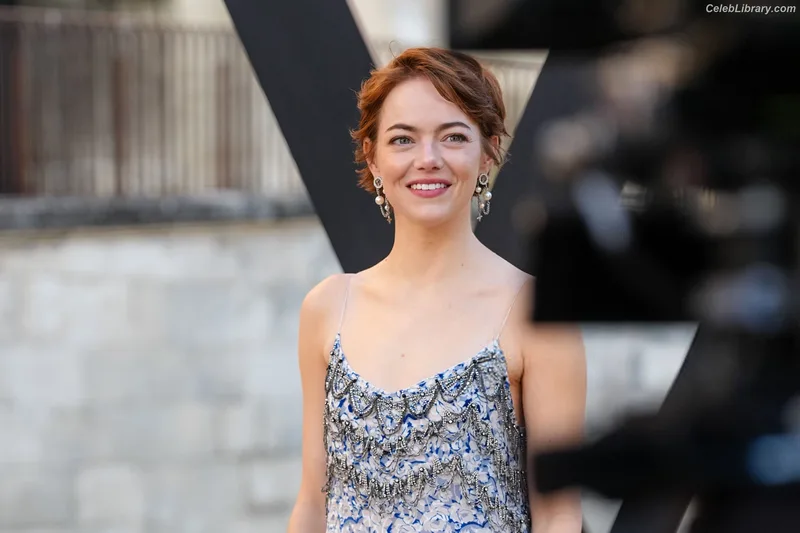 Emma Stone photo 24 of 1455