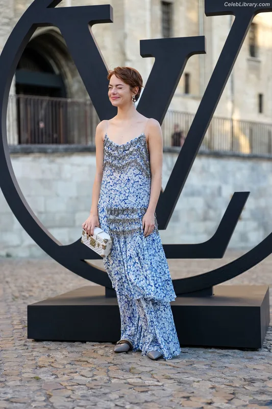 Emma Stone photo 4 of 1455