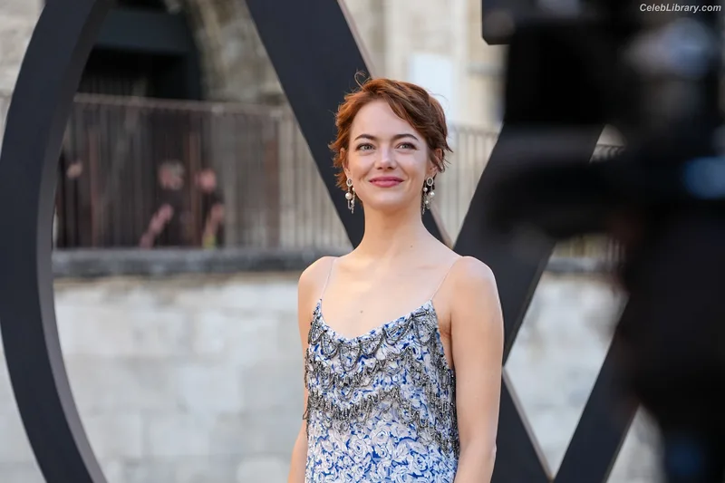Emma Stone photo 5 of 1455