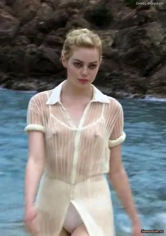Emma Stone photo 20 of 1455