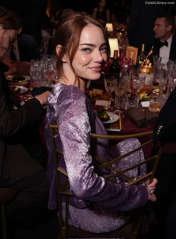 Emma Stone photo 13 of 1455
