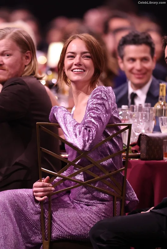 Emma Stone photo 14 of 1455