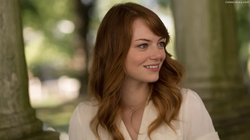 Emma Stone photo 24 of 1455