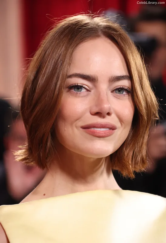 Emma Stone photo 21 of 1455