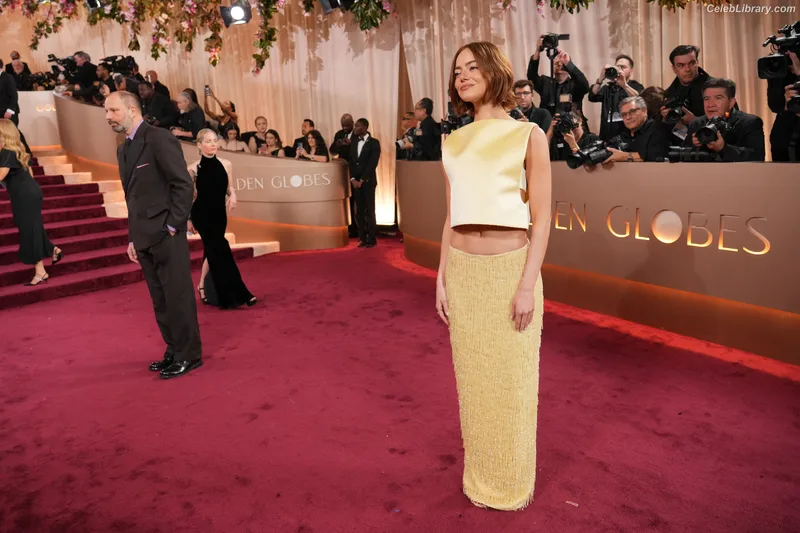 Emma Stone photo 1 of 1455