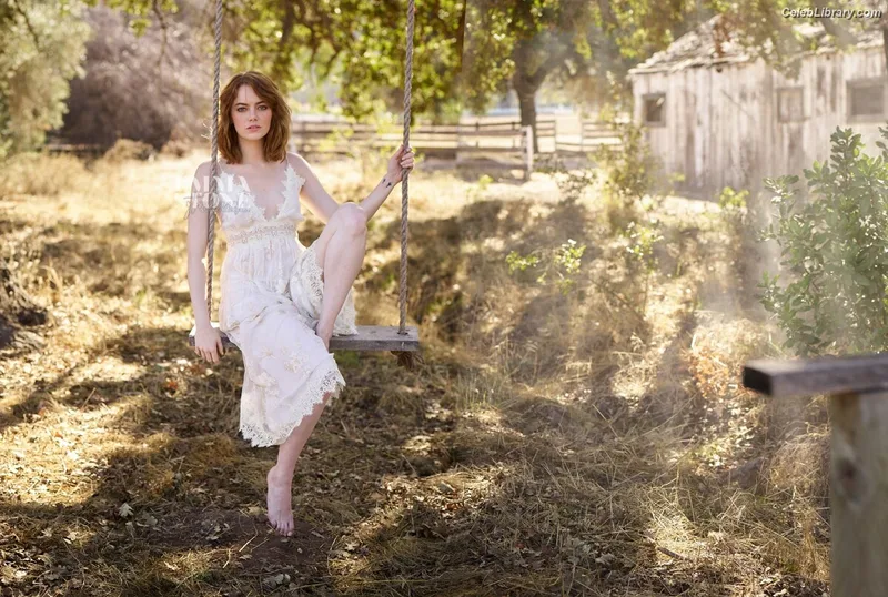 Emma Stone photo 15 of 1455