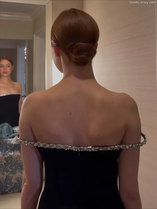 Emma Stone photo 18 of 1455
