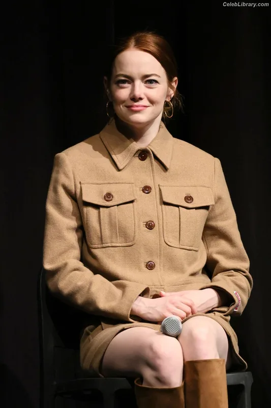 Emma Stone photo 12 of 1455