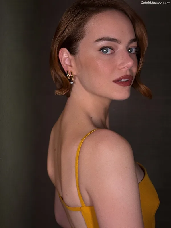 Emma Stone photo 23 of 1455