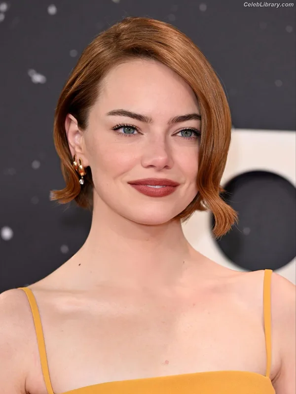 Emma Stone photo 2 of 1455