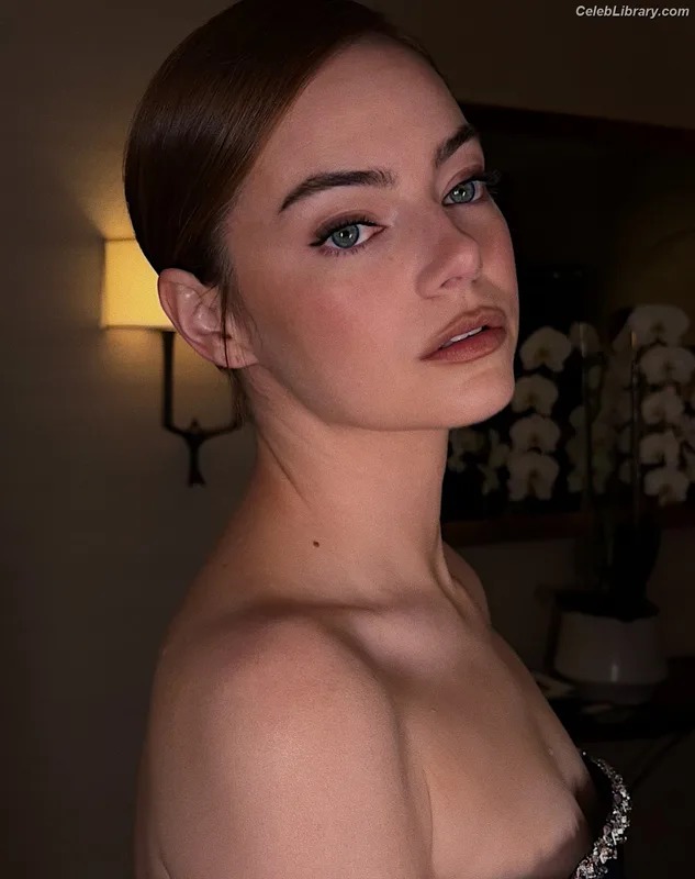 Emma Stone photo 3 of 1455