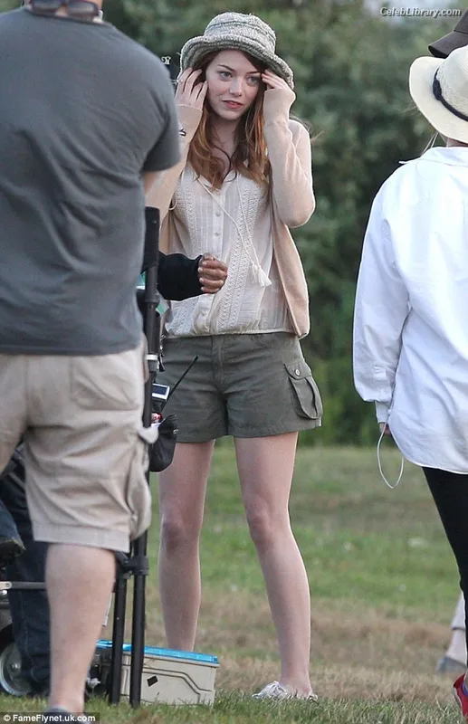 Emma Stone photo 5 of 1455