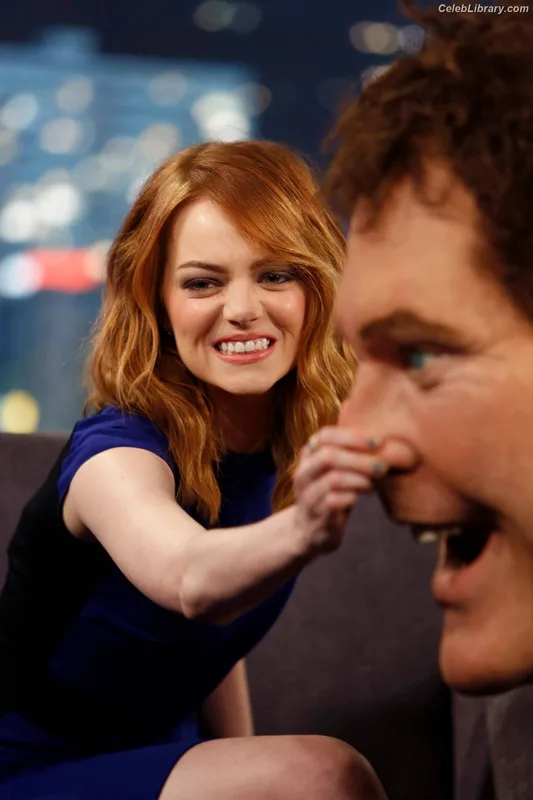 Emma Stone photo 10 of 1455