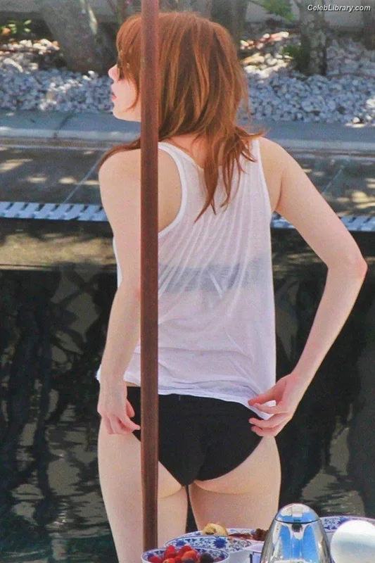Emma Stone photo 16 of 1455
