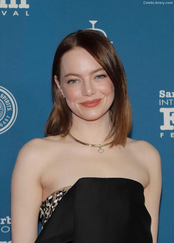 Emma Stone photo 1 of 1455