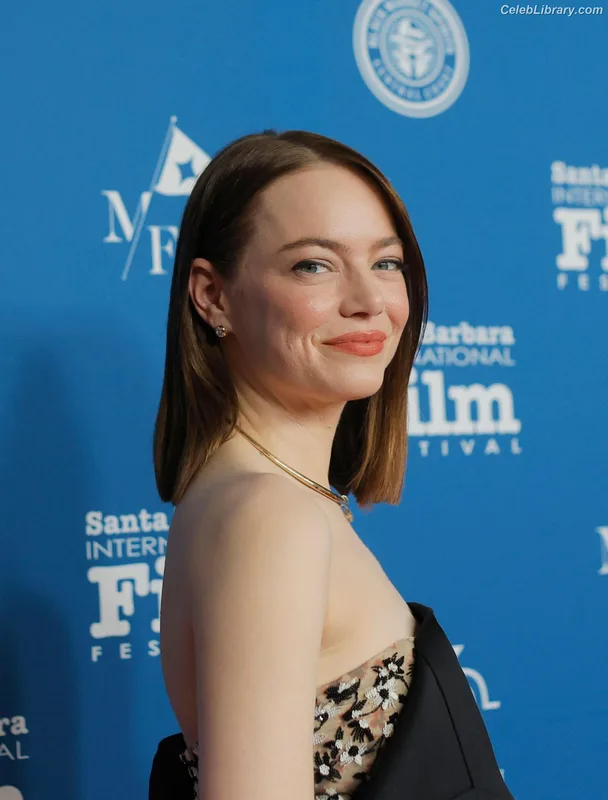 Emma Stone photo 2 of 1455